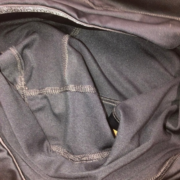 Under Armour size small black athletic bike Shorts - Picture 3 of 5